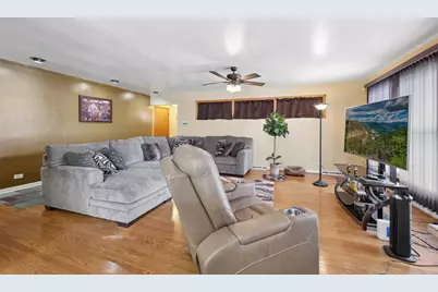 4437 W 100th Street, Oak Lawn, IL 60453 - Photo 3