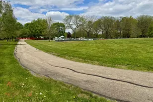 72 Julie Ln, Vernon Hills, IL 60061 - Photo 23