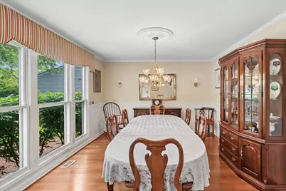 72 Julie Lane, Vernon Hills, IL 60061 - Photo 5