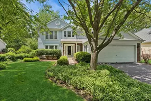 72 Julie Ln, Vernon Hills, IL 60061 - Photo 1