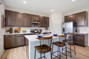 84 Hedgerow Dr, Elgin, IL 60124 - Photo 9