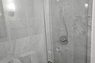 4250 N Marine Dr, Chicago, IL 60613 - Photo 9