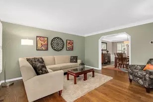 1432 Terrance Dr, Naperville, IL 60565 - Photo 3