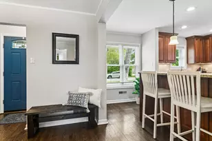 611 E Davis St, Arlington Heights, IL 60005 - Photo 3