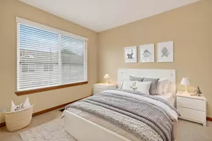 2865 N Augusta Dr, Wadsworth, IL 60083 - Photo 9