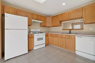 2865 N Augusta Drive, Wadsworth, IL 60083 - Photo 3