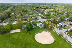 852 E Anderson Dr, Palatine, IL 60074 - Photo 17