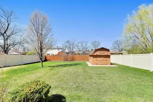 656 Jon Ln, Des Plaines, IL 60016 - Photo 23