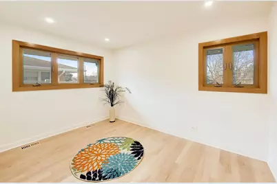 656 Jon Lane, Des Plaines, IL 60016 - Photo 13