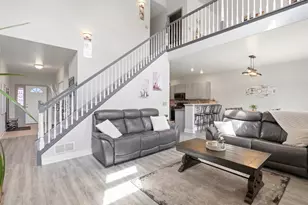 1462 Ridge Dr, Sycamore, IL 60178 - Photo 9