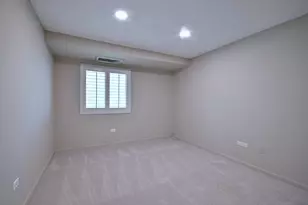110 W Butterfield Rd, Elmhurst, IL 60126 - Photo 13