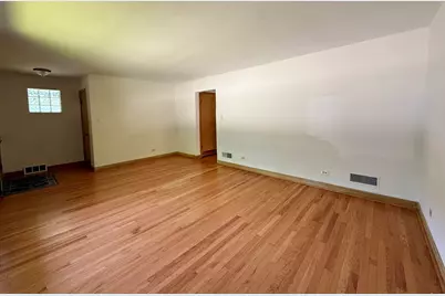 10416 S Sacramento Avenue, Chicago, IL 60655 - Photo 3