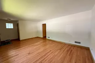 10416 S Sacramento Ave, Chicago, IL 60655 - Photo 3