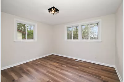 988 Spruce Lane, Saint Anne, IL 60964 - Photo 11