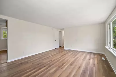 988 Spruce Lane, Saint Anne, IL 60964 - Photo 3