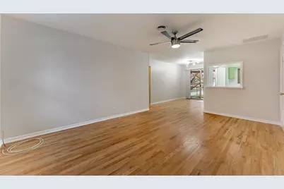 209 Washington Square #C, Elk Grove Village, IL 60007 - Photo 3