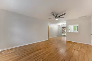 209 Washington Square, Elk Grove Village, IL 60007 - Photo 3