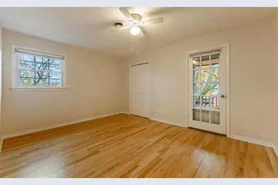 209 Washington Square #C, Elk Grove Village, IL 60007 - Photo 9