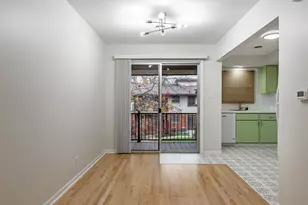 209 Washington Square, Elk Grove Village, IL 60007 - Photo 5