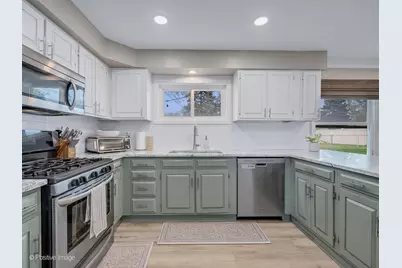 657 W Armitage Avenue, Elmhurst, IL 60126 - Photo 17