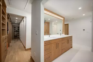 1307 N Sutton Pl, Chicago, IL 60610 - Photo 27