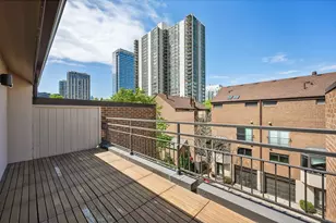 1307 N Sutton Pl, Chicago, IL 60610 - Photo 23