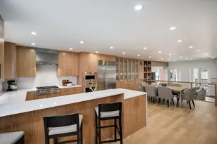 1307 N Sutton Pl, Chicago, IL 60610 - Photo 17