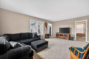 21137 Fenstermaker Rd, Sycamore, IL 60178 - Photo 11