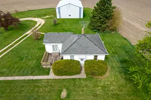 21137 Fenstermaker Rd, Sycamore, IL 60178 - Photo 1