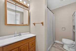 21137 Fenstermaker Rd, Sycamore, IL 60178 - Photo 15