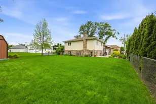 9621 W 56th St, Countryside, IL 60525 - Photo 3