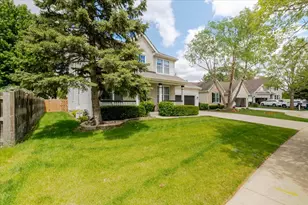 4 Forest Cove Ct, Streamwood, IL 60107 - Photo 3