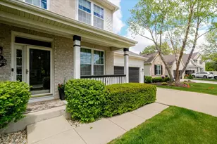 4 Forest Cove Ct, Streamwood, IL 60107 - Photo 5