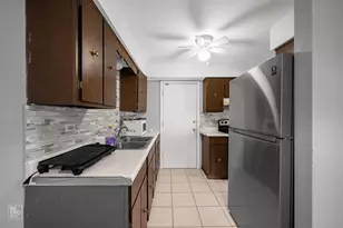 7109 Laverne Ln, Tinley Park, IL 60477 - Photo 5