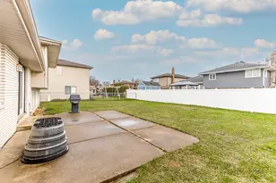 1124 N Anvil Ct, Addison, IL 60101 - Photo 21