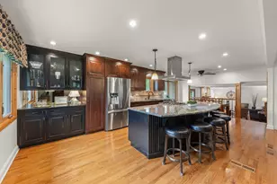 188 S Ellyn Ave, Glen Ellyn, IL 60137 - Photo 9