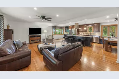 188 S Ellyn Avenue, Glen Ellyn, IL 60137 - Photo 5
