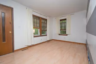 613 N Frolic Ave, Waukegan, IL 60085 - Photo 5
