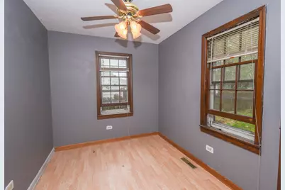 613 N Frolic Avenue, Waukegan, IL 60085 - Photo 13