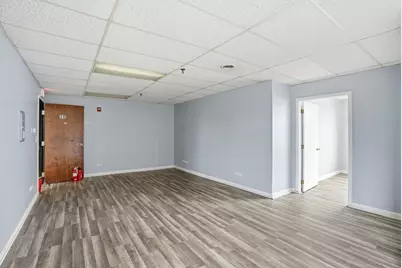 2071 Irving Park Road, Hanover Park, IL 60133 - Photo 33