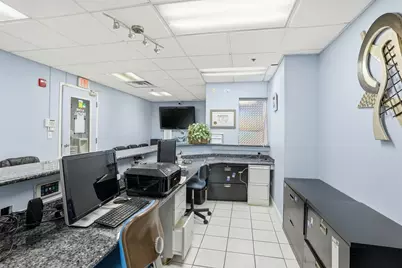 2071 Irving Park Road, Hanover Park, IL 60133 - Photo 9