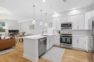 935 Burlington Ave, Downers Grove, IL 60515 - Photo 5