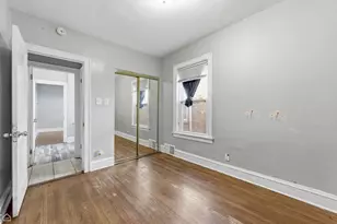 8111 S Manistee Ave, Chicago, IL 60617 - Photo 11