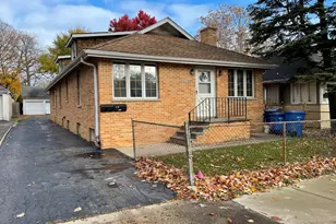 573 Chicago Ave, Highland Park, IL 60035 - Photo 1