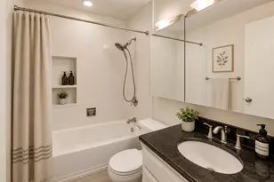 211 E Ohio St, Chicago, IL 60611 - Photo 5
