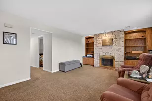 106 N Brookshore Dr, Shorewood, IL 60404 - Photo 9