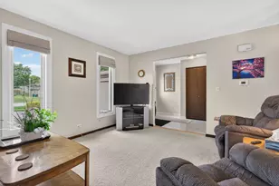 106 N Brookshore Dr, Shorewood, IL 60404 - Photo 3