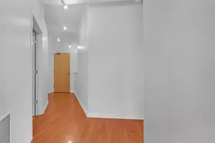 647 Metropolitan Way, Des Plaines, IL 60016 - Photo 17