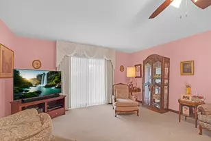 6313 Tamiami Dr, Downers Grove, IL 60516 - Photo 5