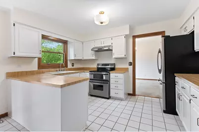 321 Ashwood Drive, Schaumburg, IL 60193 - Photo 7